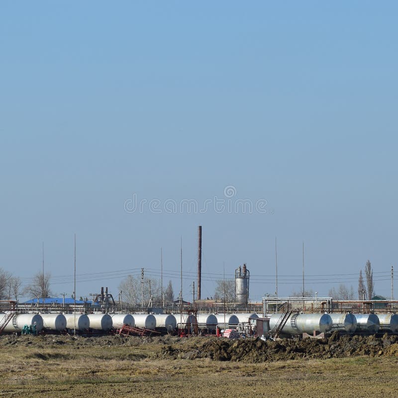 Horizontal marketable petroleum Park. The equipment at the refinery. Horizontal marketable petroleum Park. The equipment at the refinery